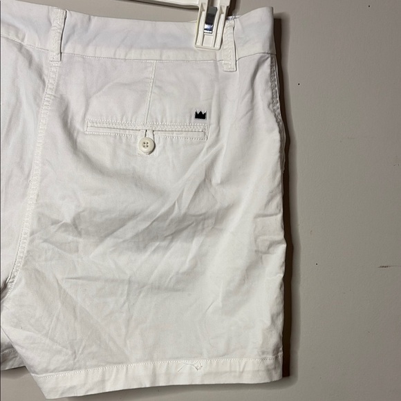 Crown & Ivy Women's Classic White Shorts - Picture 4 of 7